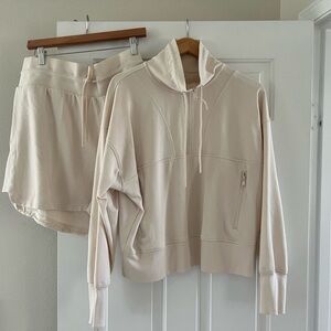 Old Navy Cream Women Shorts